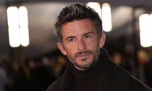 Jonathan Bailey là 'Người đàn ông quyến rũ nhất 2025'